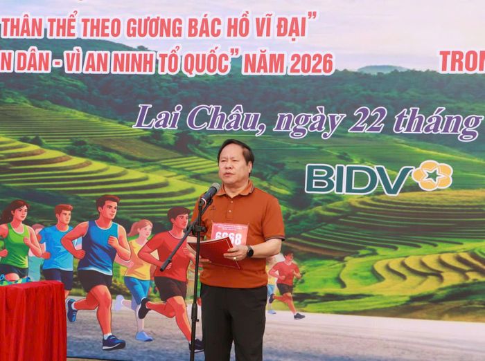 Đồng chí Tống Thanh Hải – Ủy viên Ban Thường vụ Tỉnh ủy, Phó Chủ tịch Thường trực UBND tỉnh phát động Cuộc vận động và “Ngày chạy Olympic vì sức khỏe toàn dân – Vì an ninh Tổ quốc” năm 2026.