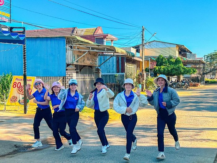Đoàn viên thanh niên hưởng ứng Ngày chạy Olympic vì sức khỏe toàn dân