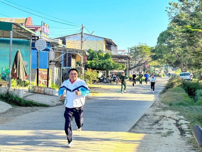 Đông đảo cán bộ, công chức, viên chức, người lao động và Nhân dân trên địa bàn hưởng ứng Ngày chạy Olympic toàn dân