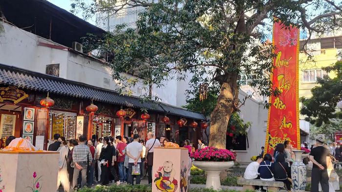 Hà Nội đứng thứ 5 trong danh sách những thành phố hạnh phúc nhất châu Á và đứng thứ 17 trong danh sách những thành phố hạnh phúc nhất thế giới năm 2025. Ảnh: Hoàng Giang.