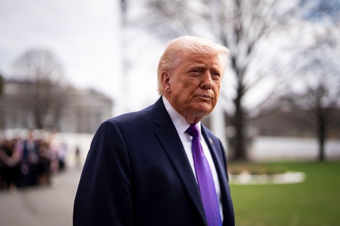 Ông Trump đang đứng trước thời khắc quyết định trong cách điều khiển cuộc xung đột do chính ông phát động tại Iran. Ảnh: New York Times.