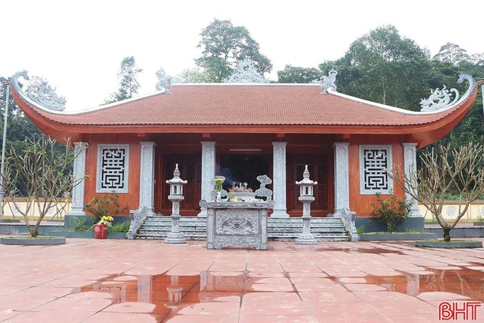 Hiện nay, đền thờ anh hùng liệt sỹ được xây dựng khang trang nằm bên lòng hồ Kẻ Gỗ nhằm tưởng nhớ chiến công và sự hy sinh của các cán bộ chiến sỹ, lực lượng thanh niên xung phong, công nhân, dân công hỏa tuyến và người dân địa phương trong cuộc kháng chiến chống Mỹ cứu nước.