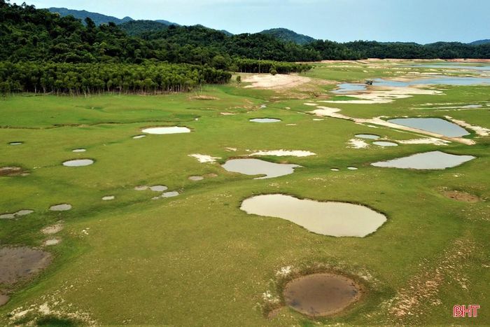 Đường băng sân bay dã chiến Libi sử dụng tuyến đường 22, nhưng được san gạt hai bên rộng ra so với các đoạn khác. Sân bay dã chiến Libi được xác định là sân bay gần nhất để miền Bắc chi viện cho chiến trường miền Nam.
