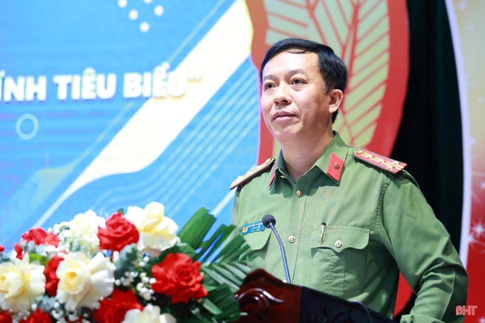 Đại tá Nguyễn Trung Kiên - Phó Giám đốc Công an tỉnh phát biểu tại buổi lễ.