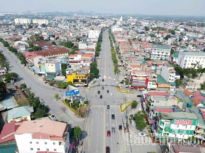 Diện mạo đô thị phường Nông Trang ngày càng khang trang, các dự án hạ tầng được triển khai trên cơ sở đồng thuận của người dân, góp phần tạo chuyển biến rõ nét trong phát triển đô thị.