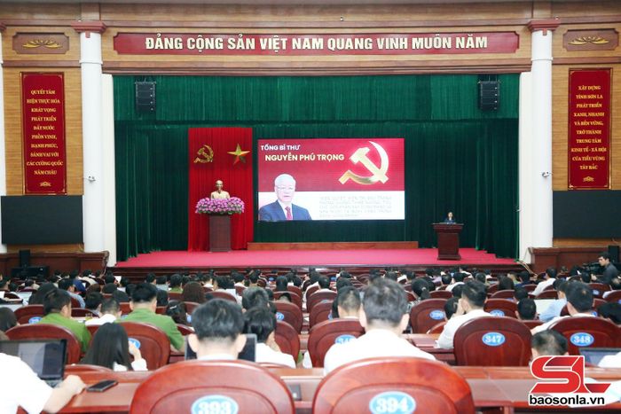 Chuyên đề 1 về Tổng quan công tác nội chính và công tác phòng, chống tham nhũng, lãng phí, tiêu cực.