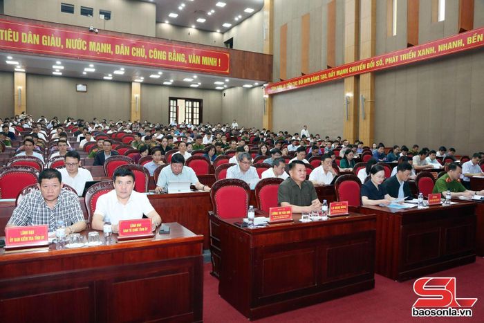 Các đại biểu dự Hội nghị.