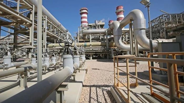 Nhà máy khử mặn nước biển lớn nhất thế giới tại Ras al-Khair, Saudi Arabia. Ảnh: Reuters.