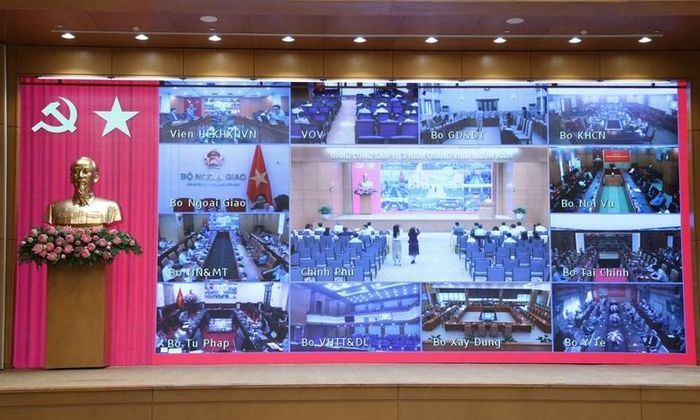 Hội nghị được tổ chức bằng hình thức trực tiếp kết hợp trực tuyến với 112 điểm cầu và hơn 2.000 đại biểu tham dự