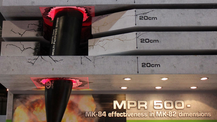 Mô hình giới thiệu bom MPR-500 của Israel. Ảnh: CNN 