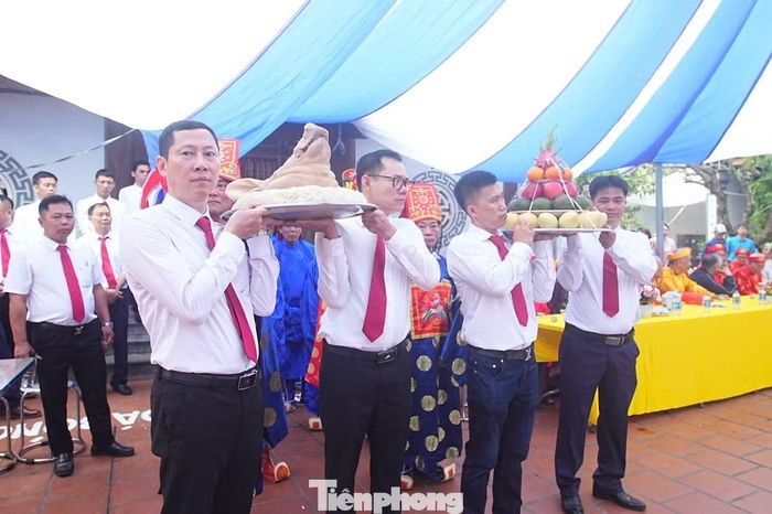 Theo thời gian, làng mở rộng trình bô đối với những người làm dâu, làm rể hoặc người dân sinh sống lâu ngày tại địa phương, coi làng Bằng Liệt như quê hương thứ hai. Năm 2026, 21 ông bô và 22 bà bô được trình làng.