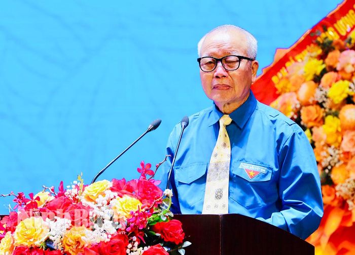 Đồng chí Trần Mạnh Tiến, nguyên Ủy viên Ban Thường vụ Tỉnh ủy, nguyên Trưởng Ban Tuyên giáo Tỉnh ủy Hà Nam, nguyên Bí thư Tỉnh đoàn Hà Nam Ninh phát biểu tại lễ kỷ niệm.
