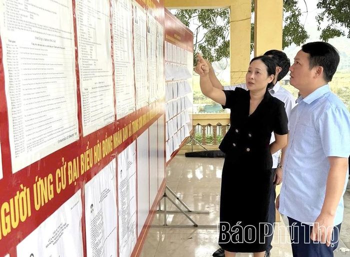 Nỗ lực khắc phục khó khăn, cán bộ xã Trung Sơn bám sát cơ sở, hoàn thành tốt các nhiệm vụ được giao.