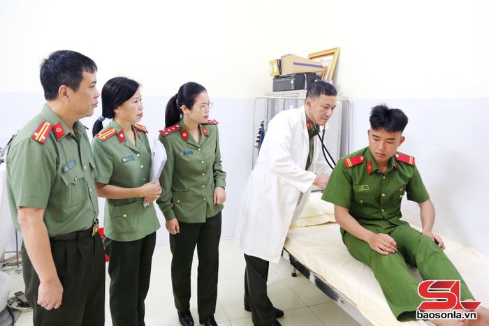 Công tác chăm sóc sức khỏe cán bộ, chiến sĩ lực lượng công an được chú trọng.