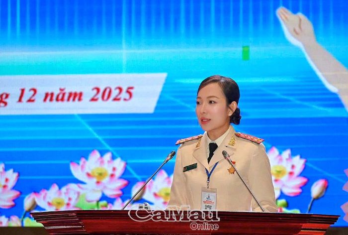  Đại úy Lâm Thảo Duy trình bày tham luận tại Đại hội đại biểu Đoàn TNCS Hồ Chí Minh tỉnh Cà Mau lần thứ I (Ảnh nhân vật cung cấp).