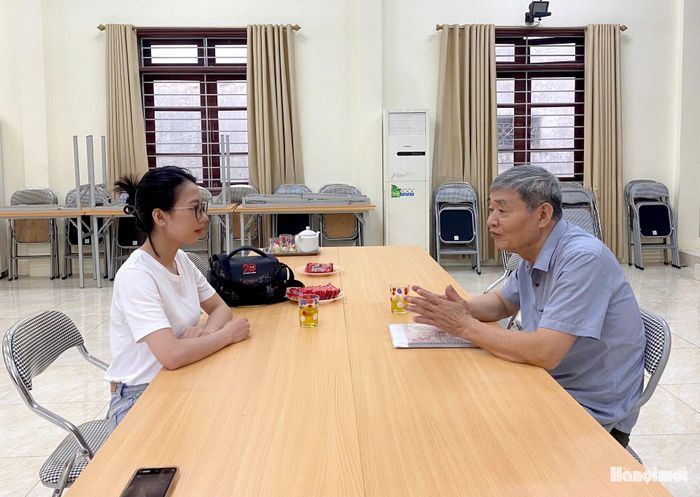 Ông Nguyễn Ngọc Quang, Bí thư Chi bộ, Trưởng ban Công tác Mặt trận số 27 chia sẻ với phóng viên về kỳ vọng sau bầu cử. Ảnh: MT