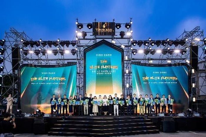 Không khí bùng nổ tại sự kiện tri ân “Hunt for Glory” là minh chứng rõ nét cho thấy sức nóng của Vinhomes Green Paradise đang lan rộng, khuấy động toàn thị trường miền Bắc.