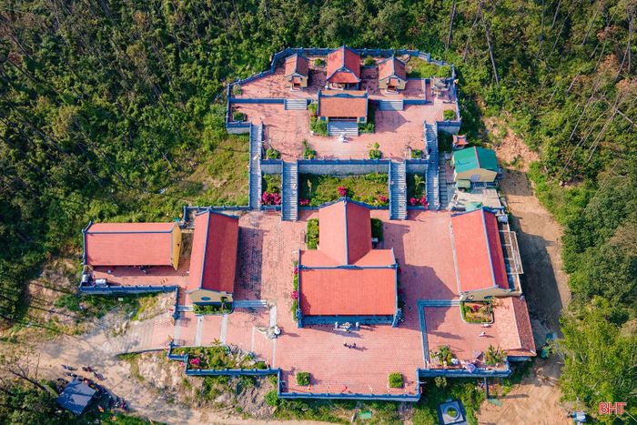 Chùa Chân Tiên còn là địa chỉ đỏ của phong trào cách mạng thời kỳ 1930-1931. Ngày 25/4/1930, ở địa điểm này, Chi bộ Yên Điềm (tiền thân của Đảng bộ xã Thịnh Lộc cũ) được thành lập, để lãnh đạo phong trào cách mạng tại địa phương.