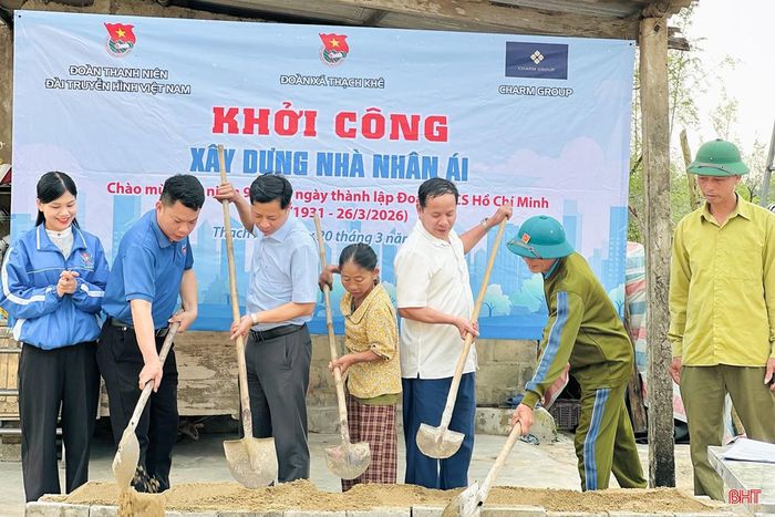 Trong ngày khởi công, bà Nguyễn Thị Vân xúc động chia sẻ: “Nhiều năm qua, căn nhà của tôi xuống cấp nghiêm trọng, không có điều kiện sửa chữa nên mỗi mùa mưa gió đều sống trong lo lắng. Nay được chính quyền địa phương, đoàn viên thanh niên, bà con lối xóm quan tâm, hỗ trợ xây dựng nhà mới, tôi rất vui mừng và hy vọng sẽ sớm có nơi ở ổn định".