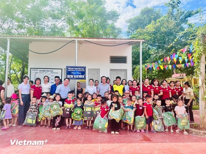 Toàn bộ lợi nhuận từ việc bán sách được Trương Chấn Sang dùng vào việc thiện nguyện. (Ảnh: NVCC)