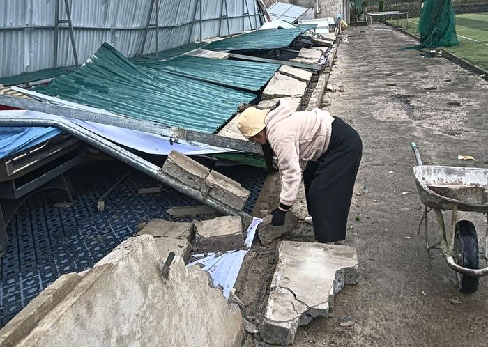 Người dân thiệt hại nặng do thiên tai.