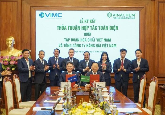 Vinachem và VIMC ký kết thỏa thuận hợp tác toàn diện, mở ra giai đoạn hợp tác mới.