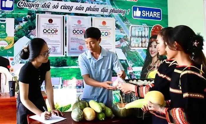 Nhiều mặt hàng nông sản của địa phương có mặt trong phiên livestream.
