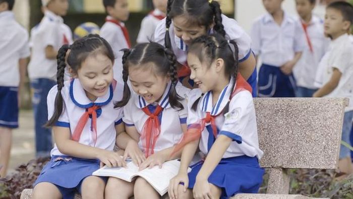 Một chế độ ăn đủ chất, cân bằng và được thực hiện đều đặn không chỉ giúp trẻ phát triển chiều cao, cân nặng, và trí tuệ, mà còn hình thành thói quen lành mạnh kéo dài đến tuổi trưởng thành.