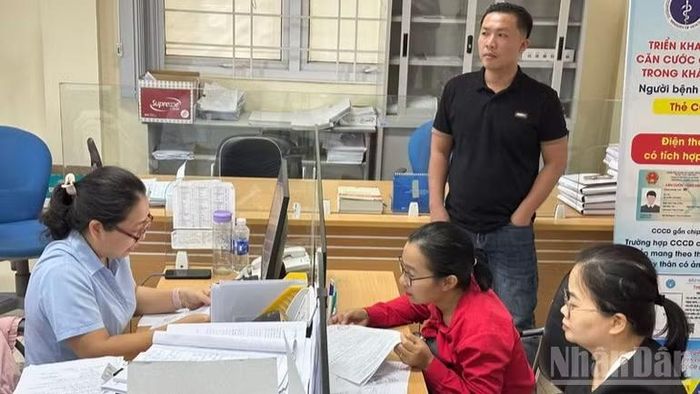 Thực hiện mục tiêu lấy người dân làm trung tâm phục vụ, công tác cải cách hành chính tại các cơ quan, đơn vị trên địa bàn tỉnh Khánh Hòa luôn đem lại sự hài lòng cho người dân.