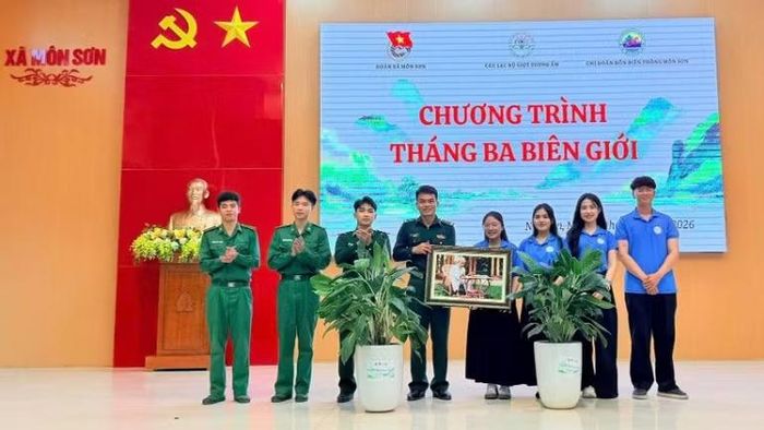 Nhiều hoạt động ý nghĩa, thiết thực được tổ chức ở các xã biên giới tỉnh Nghệ An.