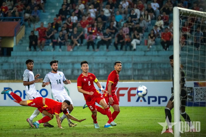 Xuân Mạnh nâng tỷ số lên 2-0. Ảnh: VIỆT TRUNG 