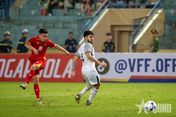Hai Long nới rộng cách biệt lên 3-0 với cú sút chân trái chéo góc. Ảnh: VIỆT TRUNG 