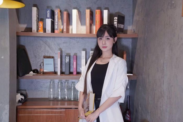  Hiện tại, nữ diễn viên cho biết sẽ không nhận thêm dự án mới cho đến khi Bước chân vào đời đóng máy vào giữa tháng 4, nhằm dồn 100% sức lực để thể hiện trọn vẹn nhất nhân vật Trang. 