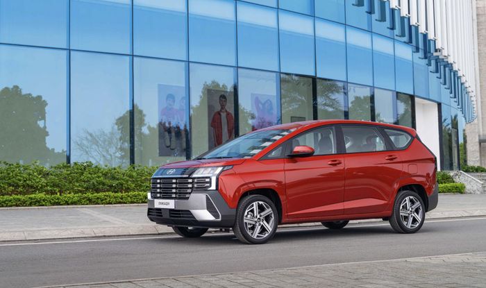 Hyundai Stargazer nhiều trang bị an toàn hơn.