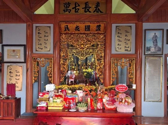Lễ vật được con cháu dòng họ Lê Nhân dâng tưởng nhớ tiền nhân trong ngày đại lễ.