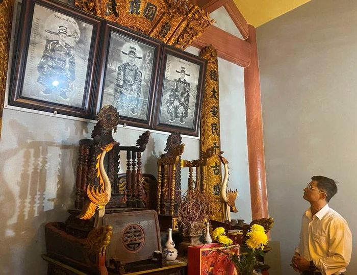 Họ Lê Nhân ở làng Kim Cốc, phường Hải Bình, có ba thế hệ nối tiếp nhau được phong Phúc thần.