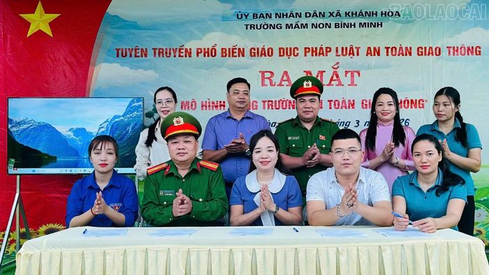 Đại diện các tổ chức, đơn vị ký cam kết.