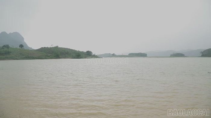 Mực nước hồ Thác Bà vẫn trên cao trình 58.