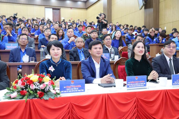 Đồng chí Phạm Thị Phúc, Phó Bí thư Tỉnh ủy, Chủ tịch Ủy ban MTTQ Việt Nam tỉnh Lâm Đồng; lãnh đạo các sở, ban, ngành, đơn vị tham dự