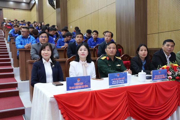 Đồng chí Hà Thị Hạnh, Ủy viên Ban Thường vụ Tỉnh ủy, Phó Chủ tịch Ủy ban MTTQ Việt Nam tỉnh Lâm Đồng; lãnh đạo các sở, ban, ngành, đơn vị tham dự