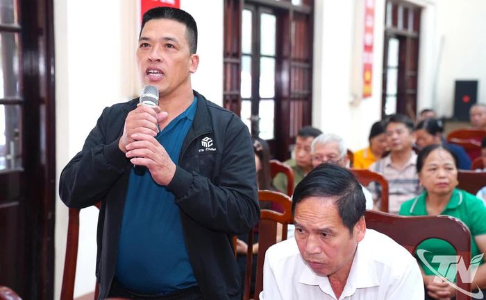Đồng bào dân tộc thiểu số phát biểu tại Hội nghị.