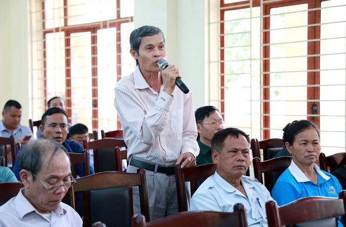Người dân tham gia phát biểu ý kiến, đóng góp nhiều đề xuất thiết thực tại hội nghị. Ảnh: PV