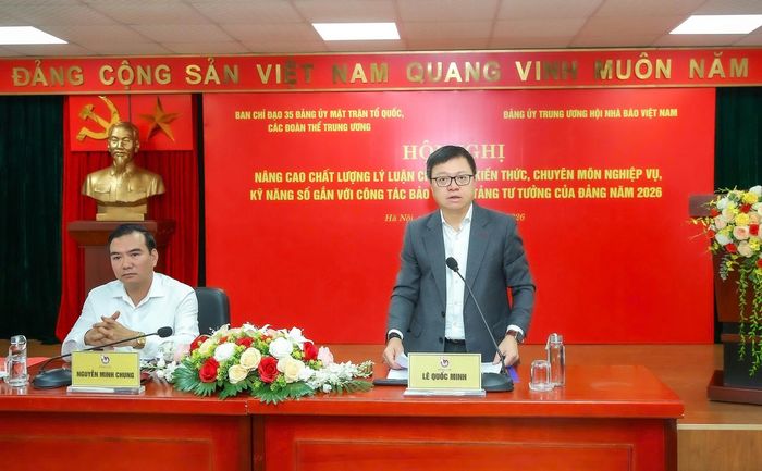 Ông Lê Quốc Minh điều phối các nội dung chính của Hội nghị, kết nối phát biểu giữa các lãnh đạo và đại biểu.