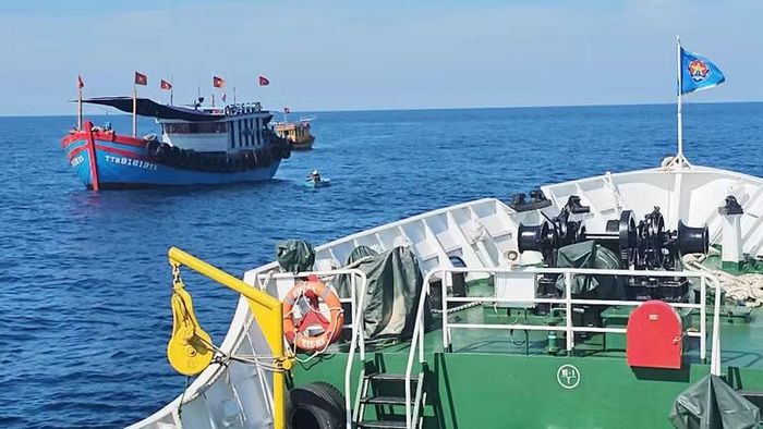 Tàu Kiểm ngư thực hiện nhiệm vụ tuần tra, kiểm soát ngư trường.