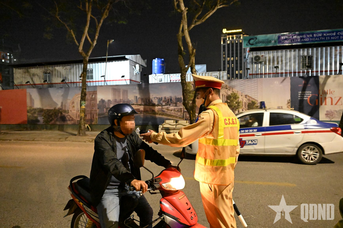  Một người điều khiển xe gắn máy bị phát hiện vi phạm nồng độ cồn ở mức 1,019mg/lít khí thở.