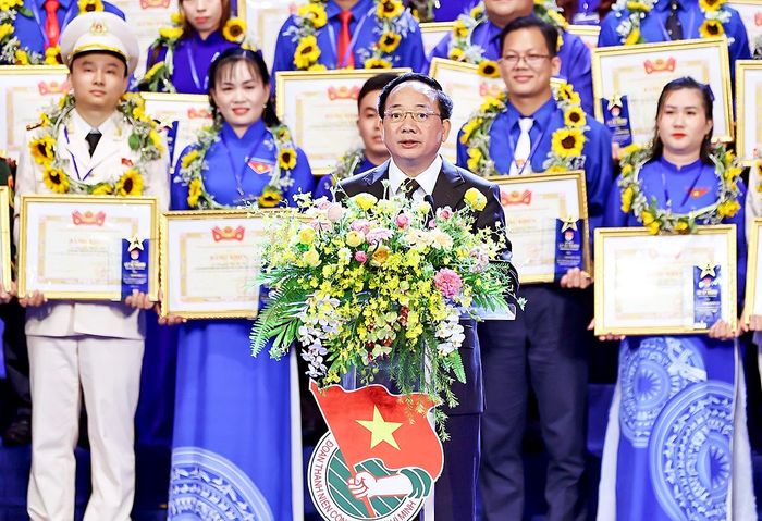 Trưởng Ban Tuyên giáo và Dân vận Trung ương Trịnh Văn Quyết phát biểu tại buổi lễ. ẢNH: TTXVN
