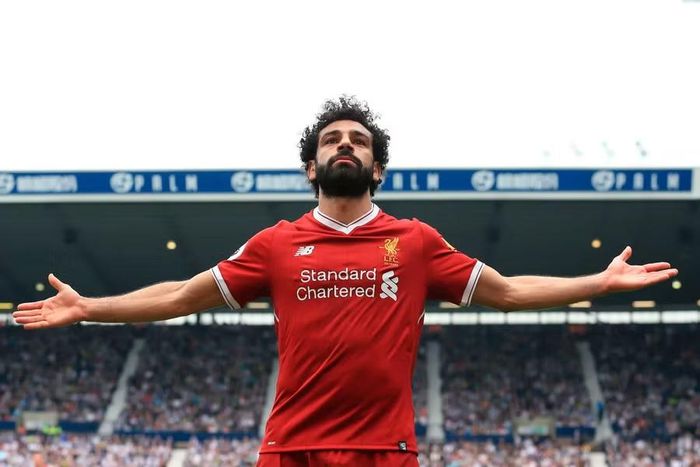 Đối thủ bám đuổi gần nhất với anh trong cùng giai đoạn là cựu cầu thủ Tottenham Son Heung-min cũng chỉ với 173 lần góp dấu giày vào bàn thắng. Kể cả bộ đôi Kevin De Bruyne (150) và Bruno Fernandes (137) cũng kém xa thành tích của ngôi sao người AI Cập.