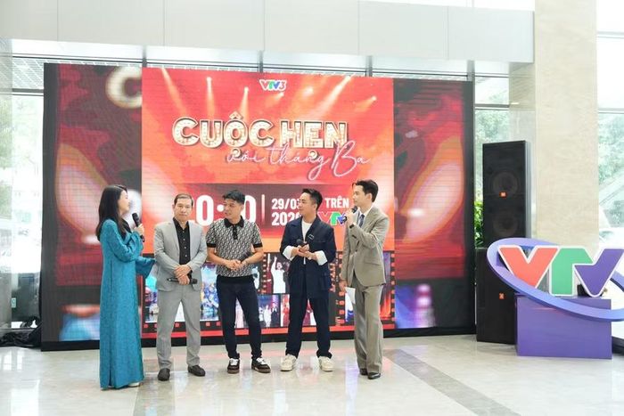 Dàn nghệ sĩ quen thuộc của chương trình “Gặp nhau cuối năm”.