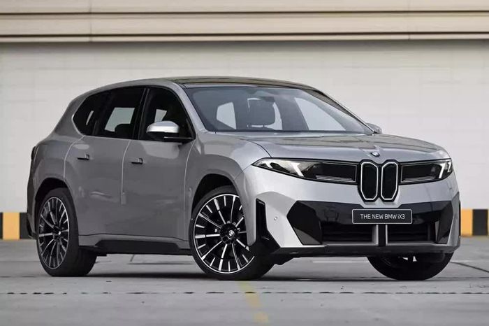 Xe có thiết kế gọn gàng giúp xe vừa mạnh mẽ vừa linh hoạt trên đường phố.