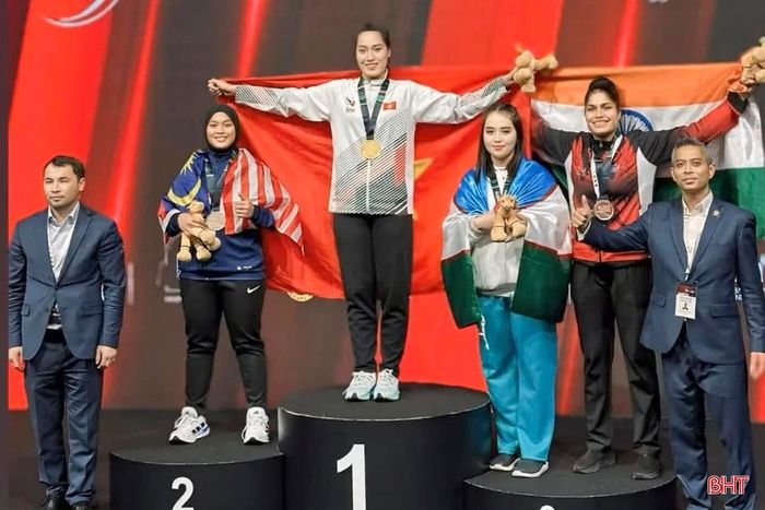 VĐV Pencak Silat Nguyễn Lê Quỳnh Chi giành HCV Giải Pencak Silat vô địch thế giới 2024.